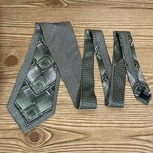 Enrico Capucci Rome New York Necktie Hand Made Silk Neck Tie Green Geometric